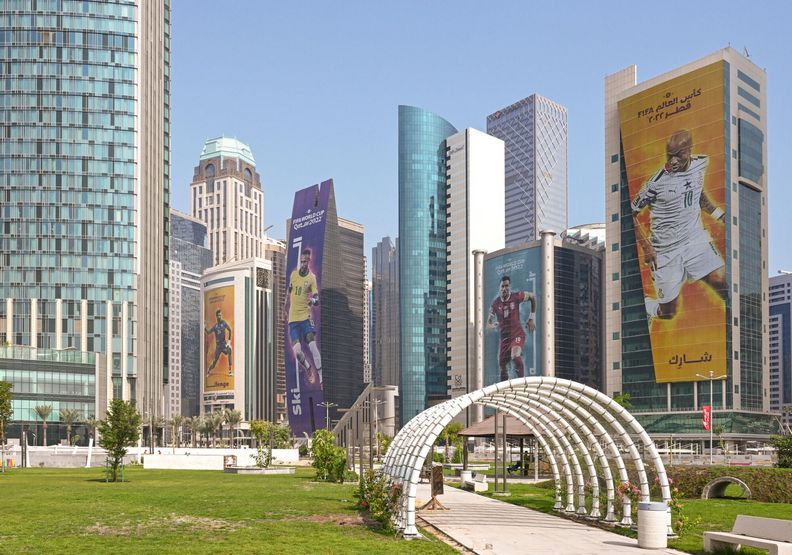 2026世界盃財務預測：北美三國經濟收益有望突破 120 億美元！2022年卡達世界盃時 卡達整個城市瀰漫著世足賽的氛圍。