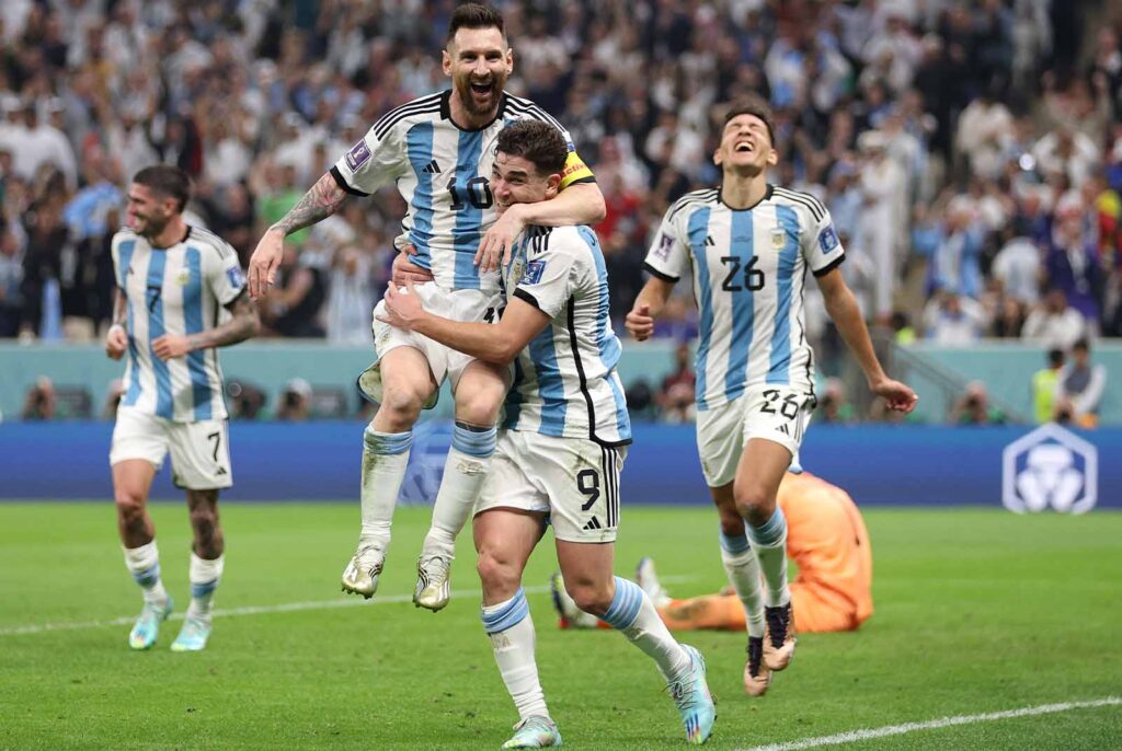 2026世界盃冠軍機率揭曉！2022卡達世界盃：阿根廷捧大力神盃，梅西寫多項紀錄。(圖/天下雜誌)